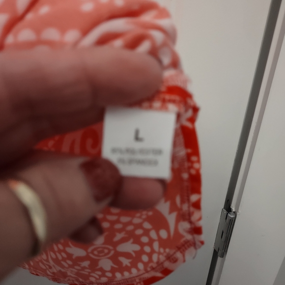 Ladies Red bandana print blouse - Picture 3 of 3